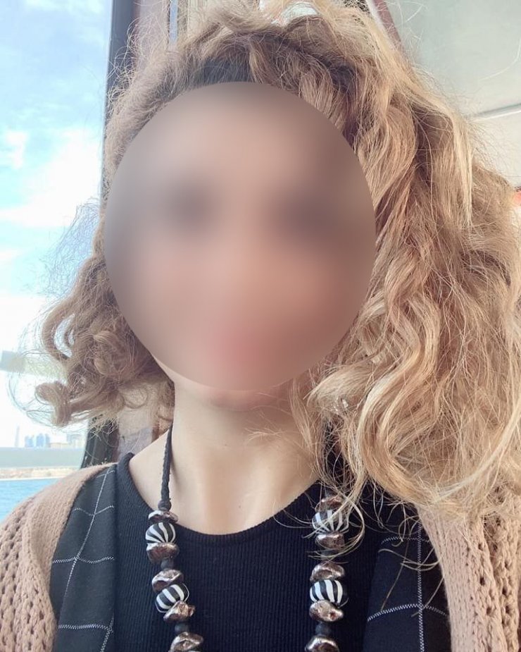Karısının kıyafetlerini giydiği görüntüleri ortaya çıkan koca eşinden şikayetçi oldu
