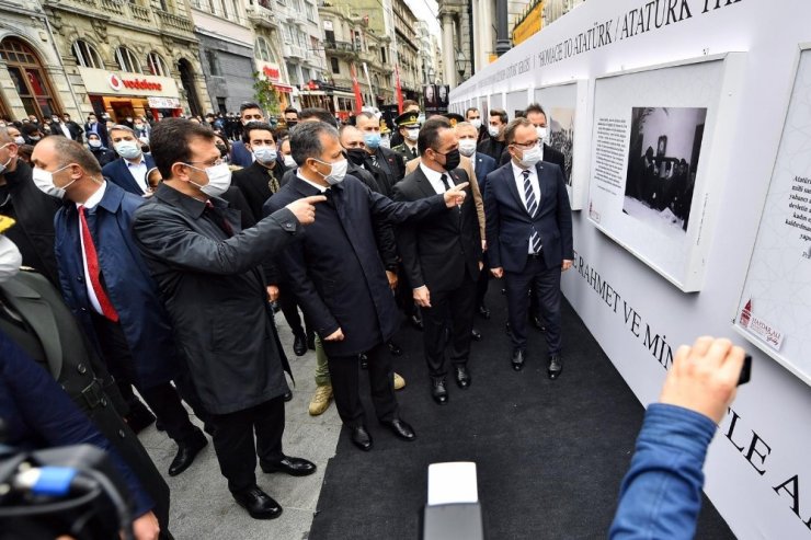 İstiklal Caddesi’nde "Atatürk’e Saygı - Dünyanın Gözünden Atatürk Sergisi"