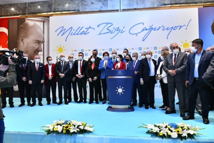 İYİ Parti Genel Başkanı Akşener: "Gittikçe artan bir sesle milletimiz bizi çağırıyor"