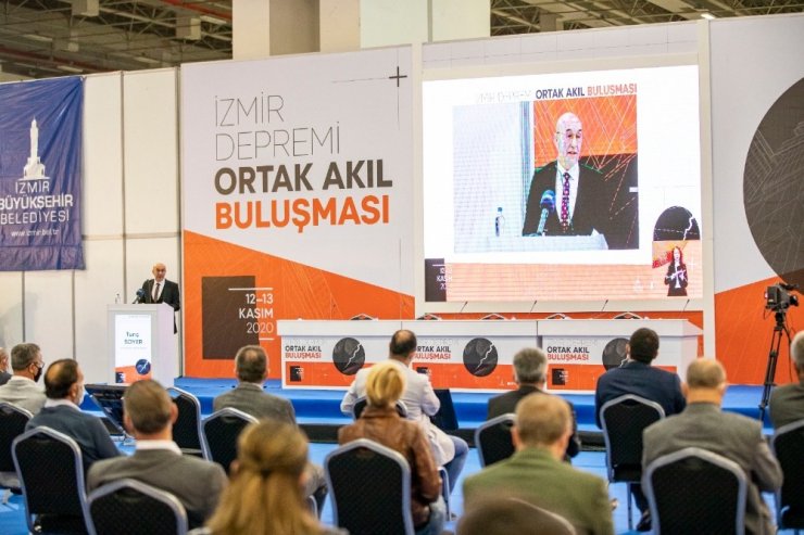 Başkan Tunç Soyer, İzmir Depremi Ortak Akıl Buluşmasında konuştu
