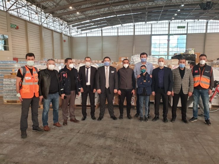 İstanbul’daki Ilgazlılar’dan depremzedelere bir tır dolusu yardım