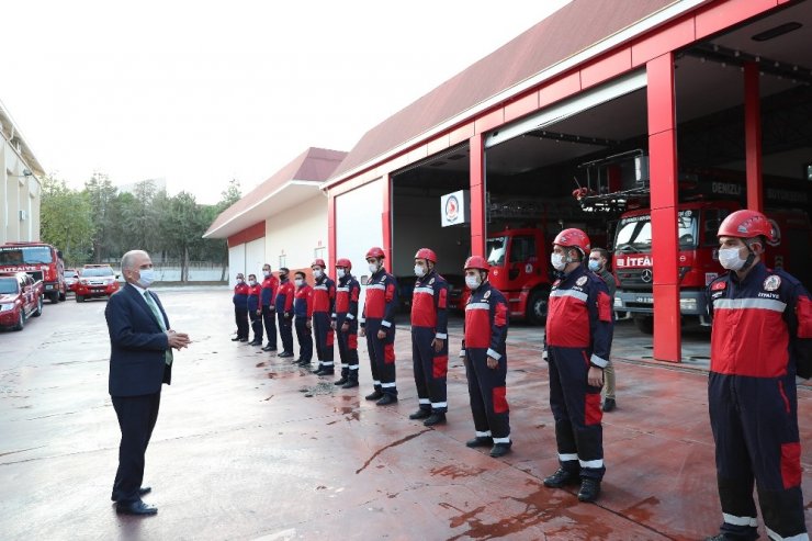 Başkan Zolan, İzmir depreminde görev yapan itfaiyecileri ziyaret etti