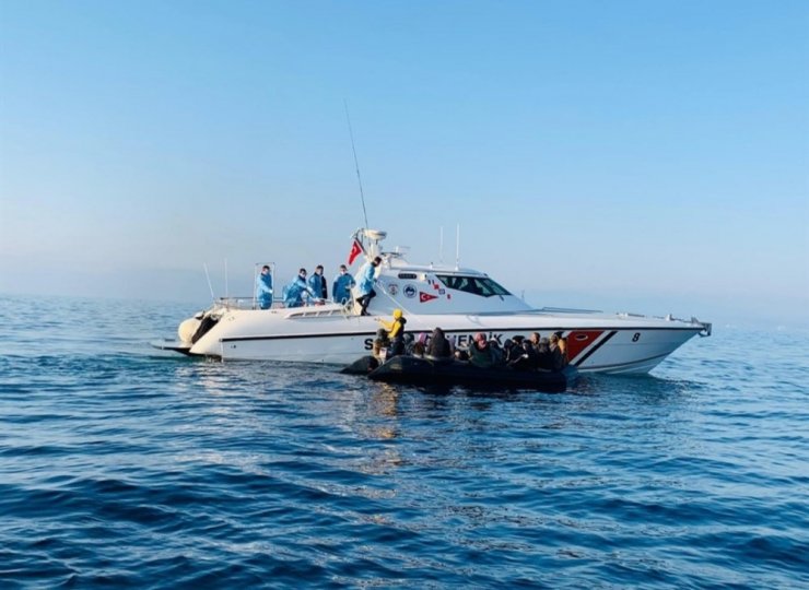 İzmir’de 46 düzensiz göçmen kurtarıldı