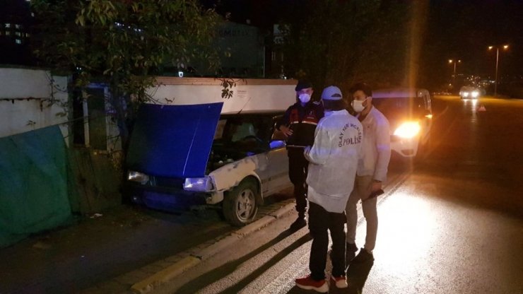 Pişkin hırsız çalıntı araçla kız arkadaşlarını gezdirdi