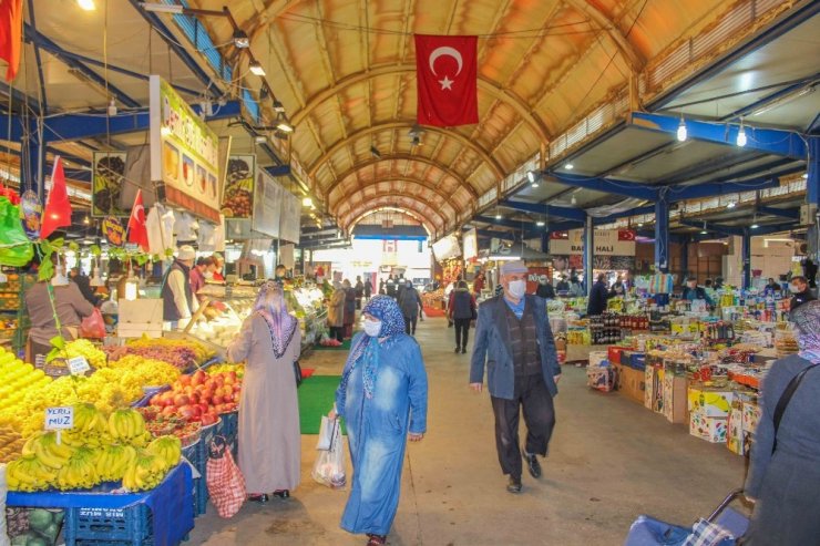 Karacabey’de pazaryerinde alınan önlemler yoğunluğu azalttı