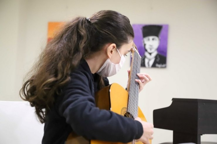 Kartal Belediyesi Sanat Akademisi öğrencilerinden ‘10 Kasım’ sergisi