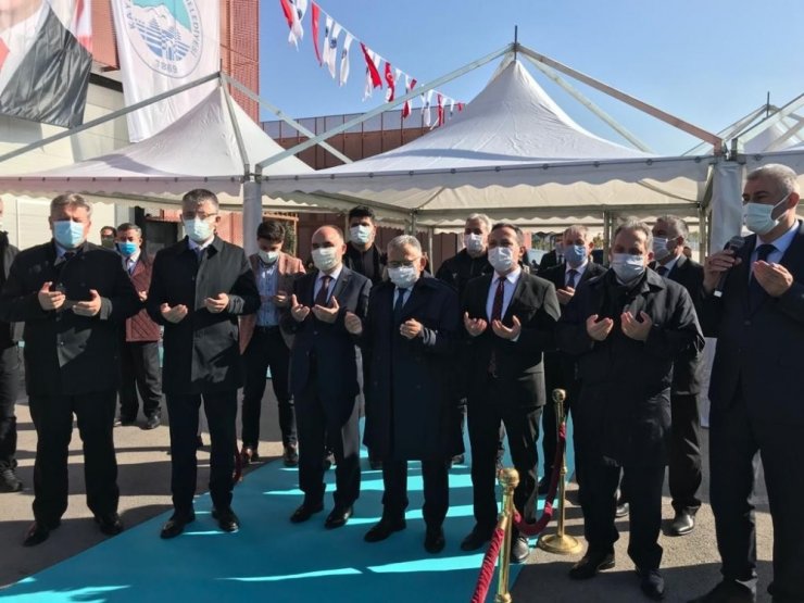 Kayseri’de 2 adet tenis kortu ve spor salonunun temeli atıldı