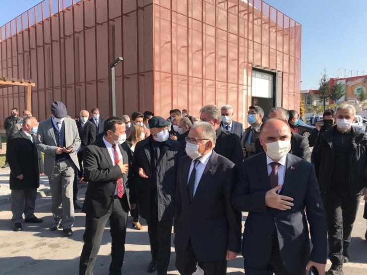 Kayseri’de 2 adet tenis kortu ve spor salonunun temeli atıldı