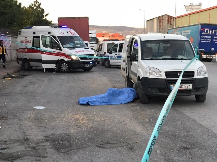 Aracının lastiğini değiştirmek isteyen adam ölü bulundu