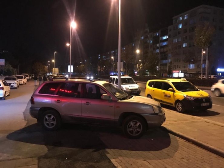 Camiden çıkan iş adamı silahlı saldırıya uğradı