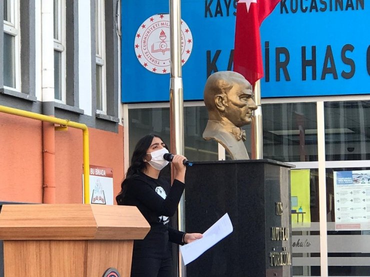 Ortaokul öğrencileri uzaktan eğitim ile 20 günde 10 Kasım’a hazırlandı