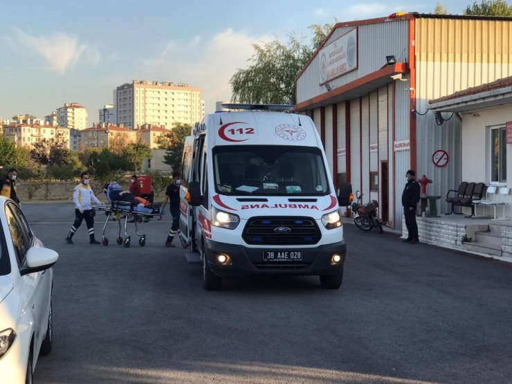 Kalp krizi geçiren yaşlı kadının imdadına ambulans helikopter yetişti