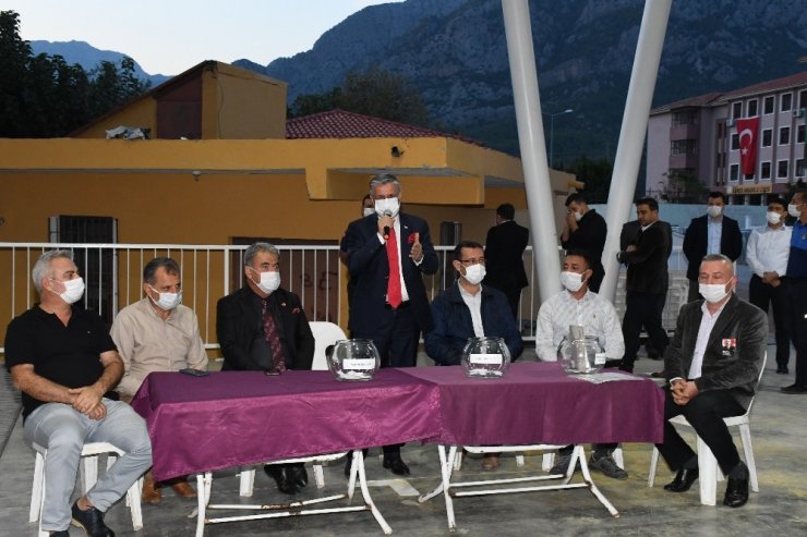 Kemer’de pazar esnafı yeni yerlerine kavuştu