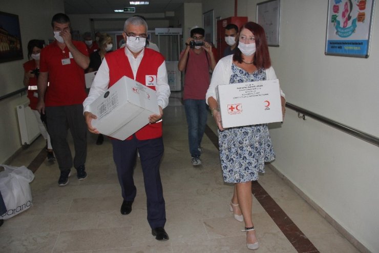 Kızılay’dan yeni doğanlara yardım