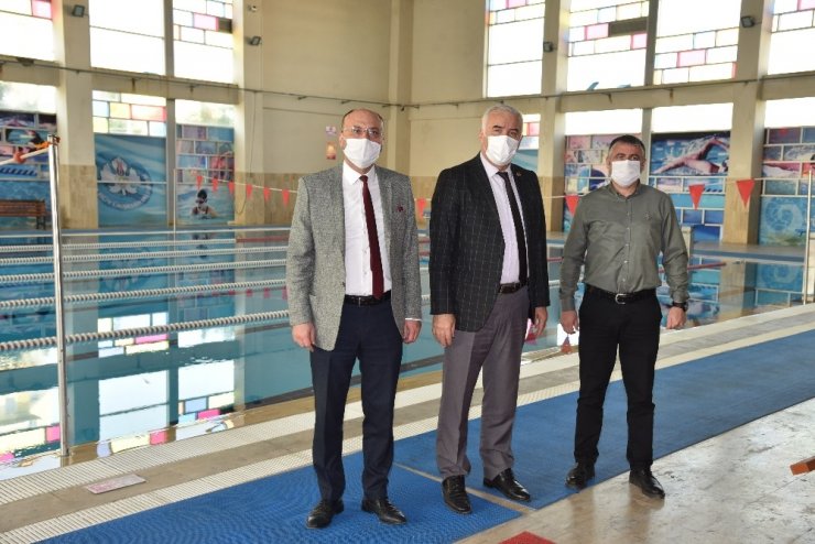 Modern tesiste yüzme havuzu yeniden hizmete açıldı