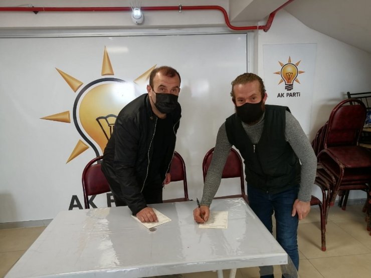 Köylerde kapı kapı dolaşıp AK Parti’ye üye yaptı