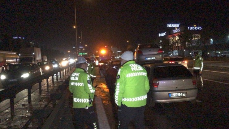 Basın Ekspres yolunda zincirleme kaza: 1’i ağır 3 yaralı