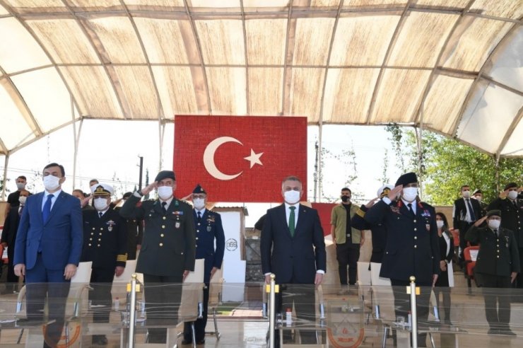 Antalyalı gaziye üstün cesaret ve feragat madalyası