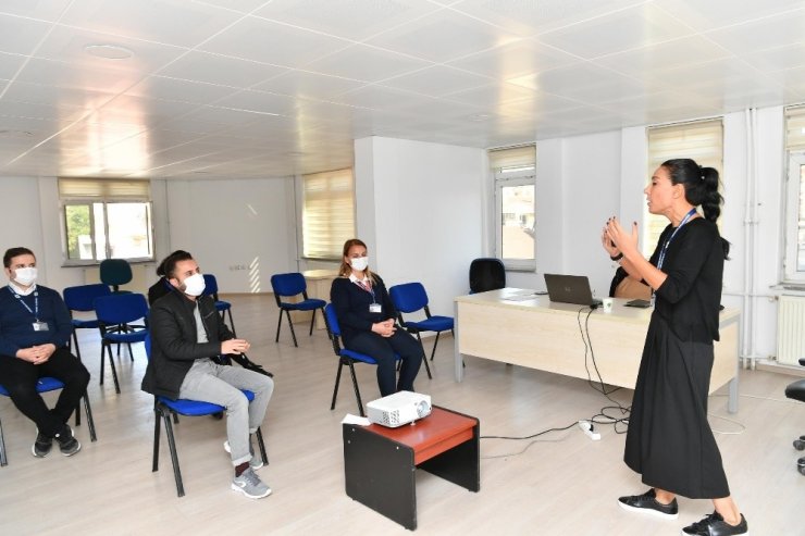 Mamak Belediyesi personeline protokol kuralları eğitimi