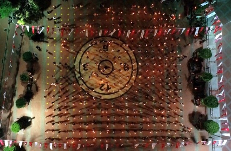 Manavgat’ta meşaleler Atatürk için yandı