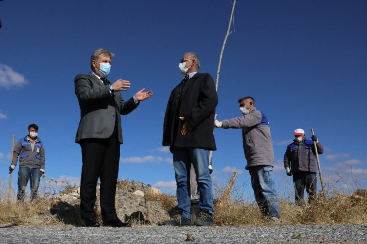 Melikgazi’de dikilen yeni ağaçlar geleceğe nefes olacak