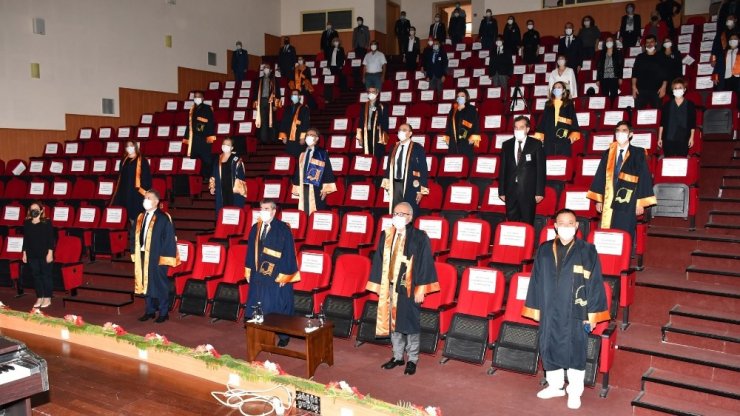 Mersin Üniversitesinde Atatürk törenle anıldı