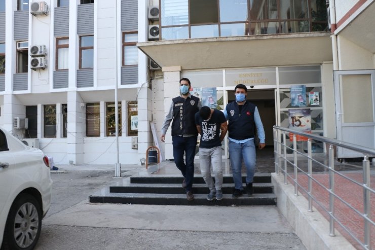 Yemek ve tatlı ısmarlayıp dolandırdı