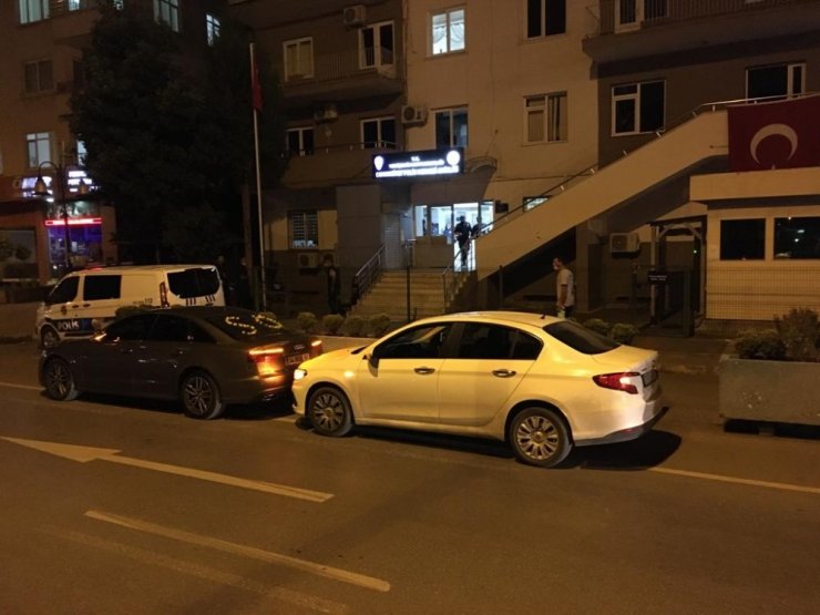 Yolu trafiğe kapatıp, halay çektiler, cezayı yediler