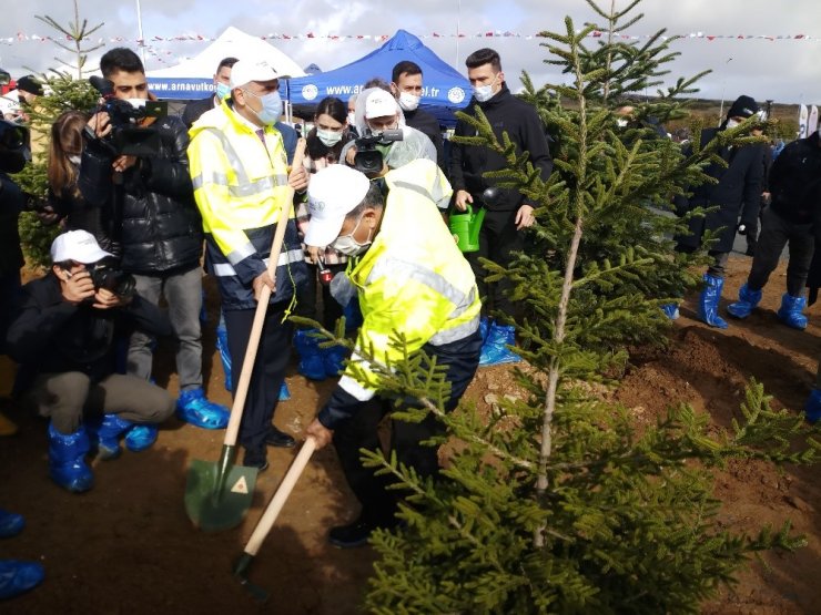 İstanbul Valisi Ali Yerlikaya ‘Milli Ağaçlandırma Günü’ etkinliğine katıldı