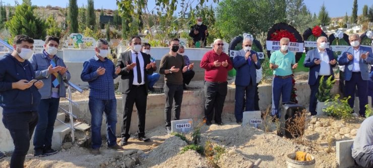 Bahçeli’nin ilkokul öğretmeni toprağa verildi