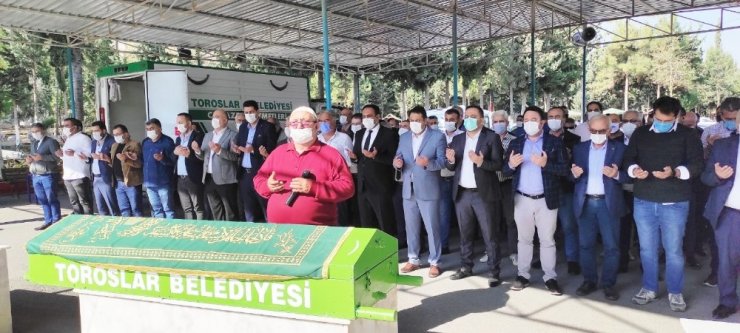 Bahçeli’nin ilkokul öğretmeni toprağa verildi