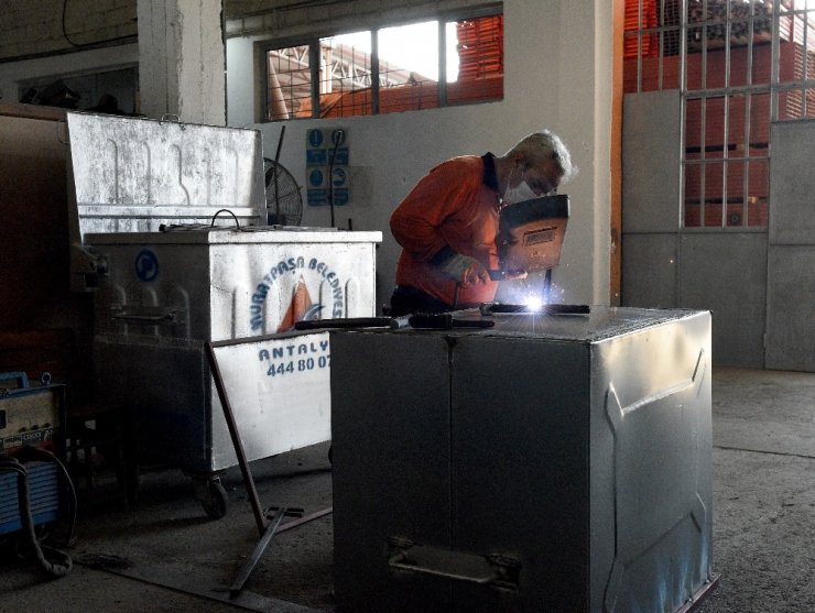 Muratpaşa’da konteynerler yenileniyor