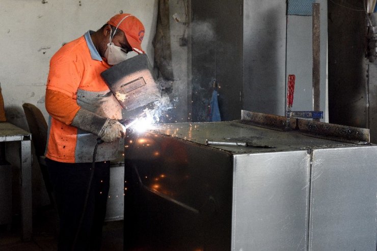 Muratpaşa’da konteynerler yenileniyor