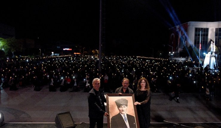 10 Kasım’da meşaleler yakıldı