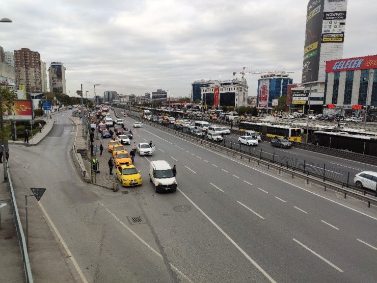 E-5’te Ata’ya saygı duruşu havadan görüntülendi