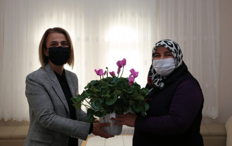 Vali Becel şehit ve gazi ailesini ziyaret etti