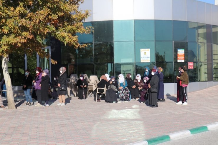 Kocası tarafından öldürülen kadın gözyaşlarıyla defnedildi
