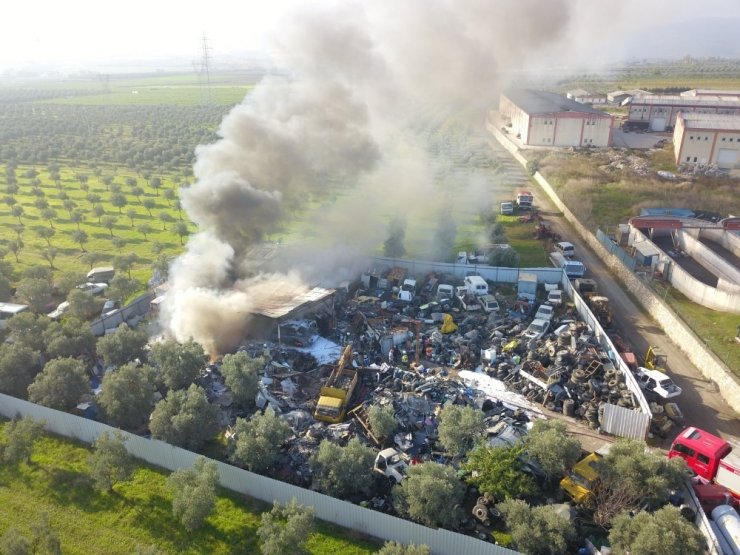 Bursa’da geri dönüşüm fabrikasında korkutan yangın