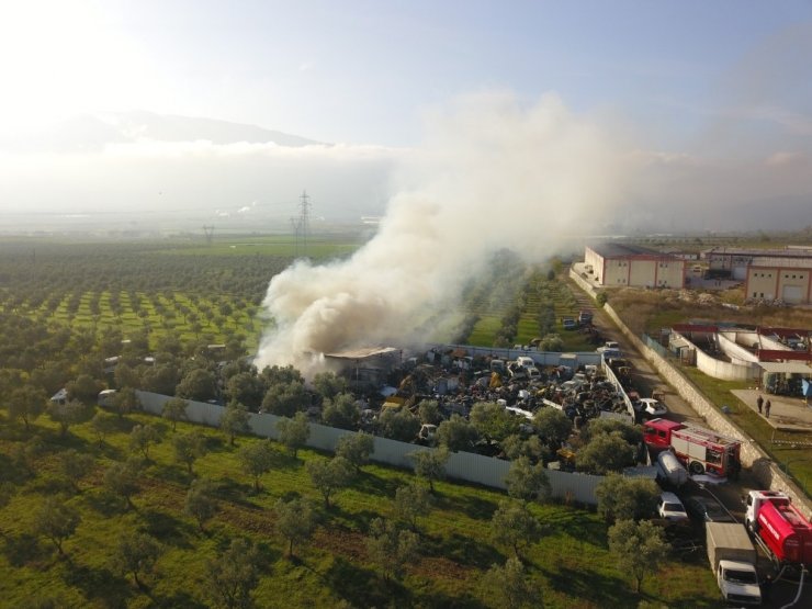 Bursa’da geri dönüşüm fabrikasında korkutan yangın
