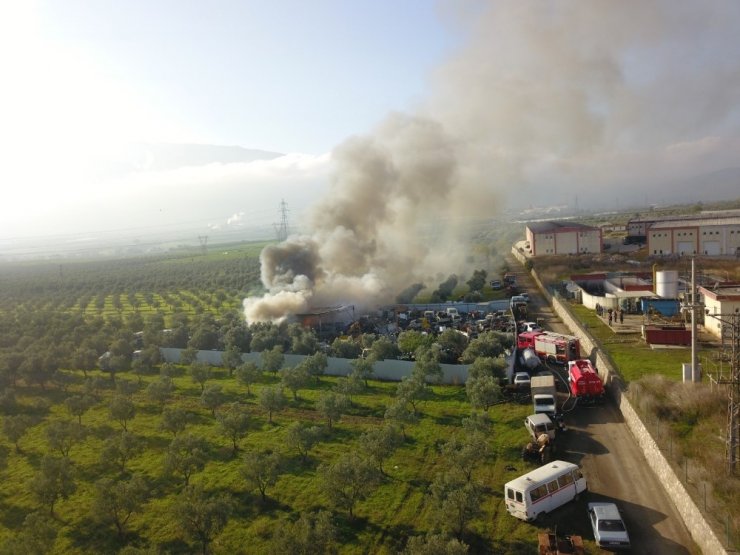 Bursa’da geri dönüşüm fabrikasında korkutan yangın