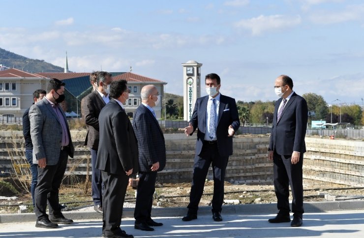 İş adamlarından Osmangazi Meydanı’na tam not