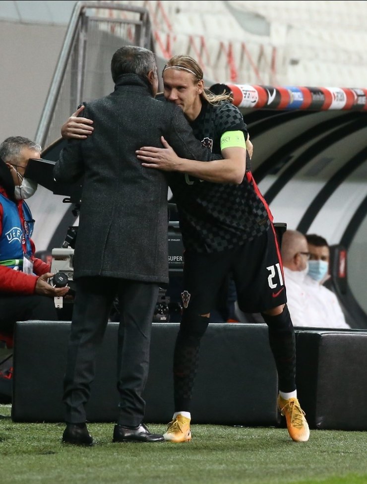 Şenol Güneş temastan kaçamadı!