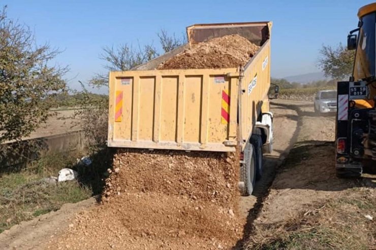 Şehzadeler’de ova yolu düzenlemesi 4 bin kilometre aştı