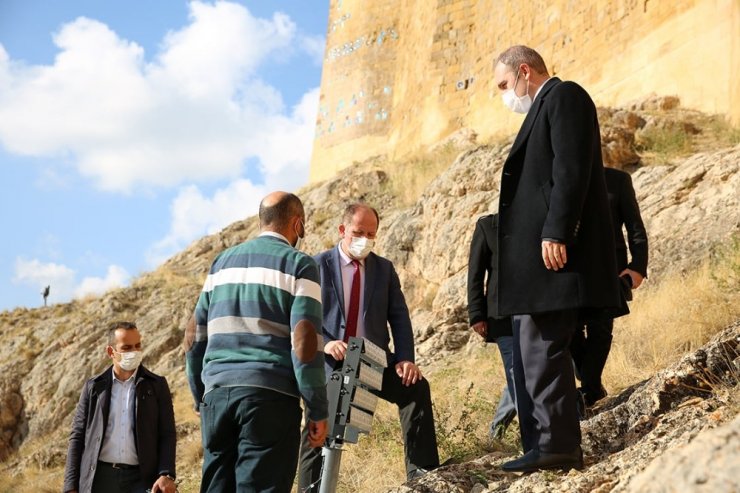 Bayburt Kalesi adım adım ihtişamlı günlerine dönüyor