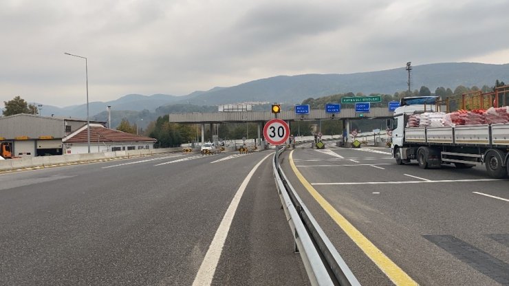 TEM Otoyolu Bolu Dağı Tüneli 27 gün sonra trafiğe açıldı