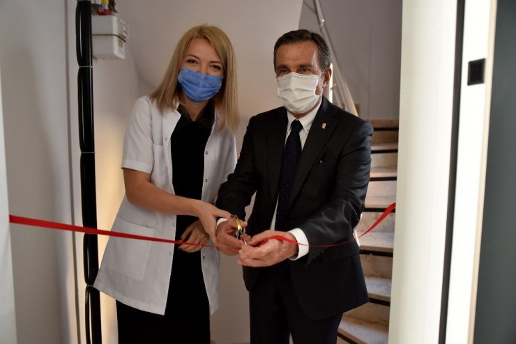 Başkan Ataç diş hekimi muayenehanesinin açılışına katıldı