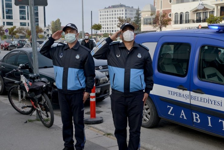 Tepebaşı personelinden Ata’ya saygı duruşu