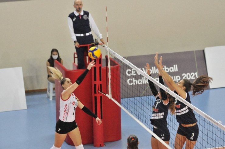 2021 CEV Challenge Kupası: Türk Hava Yolları: 3 - OK Kastela: 0