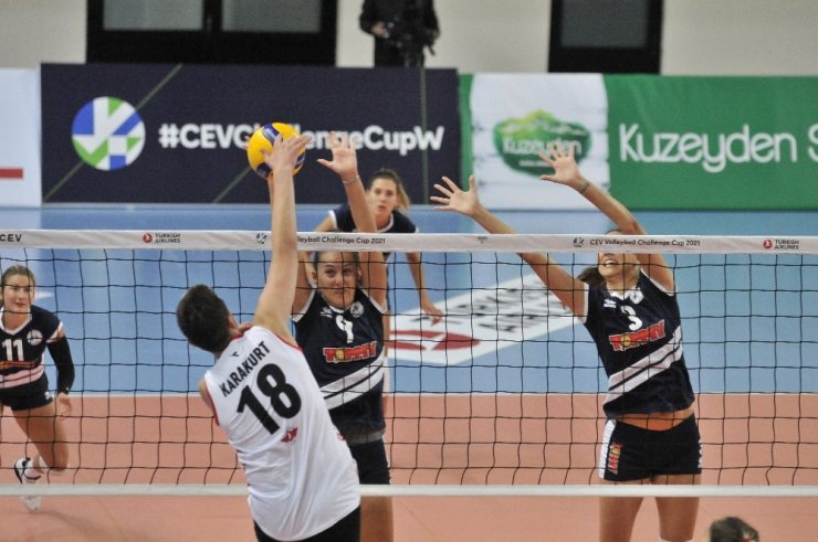 2021 CEV Challenge Kupası: Türk Hava Yolları: 3 - OK Kastela: 0