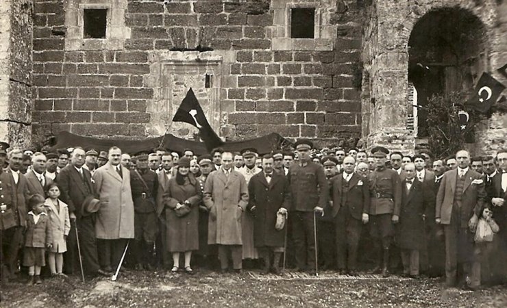 Kepez’de ‘Fotoğraflarla Atatürk Sergisi’